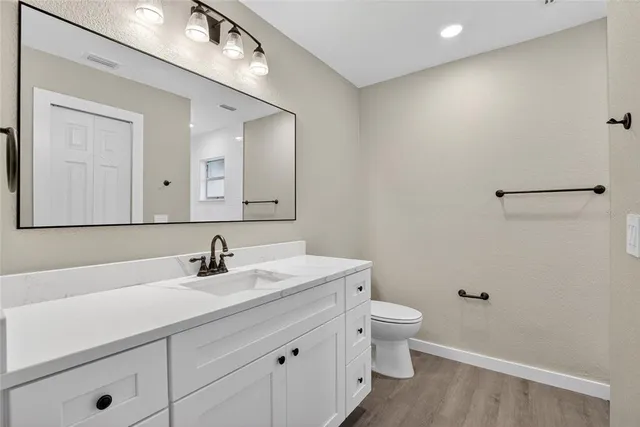 $369,000 | 423 Forest Oak Drive, Seffner, FL 33584