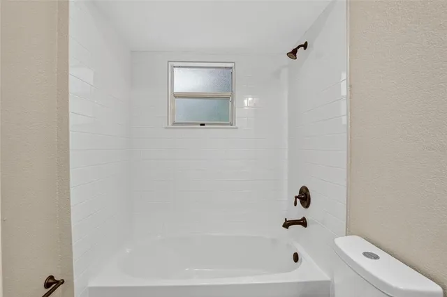 $369,000 | 423 Forest Oak Drive, Seffner, FL 33584