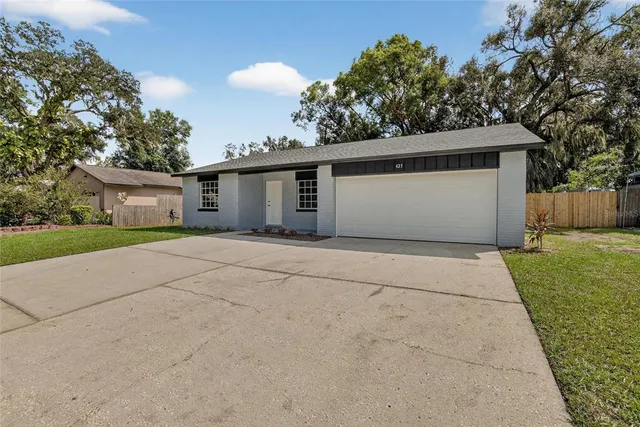 $369,000 | 423 Forest Oak Drive, Seffner, FL 33584