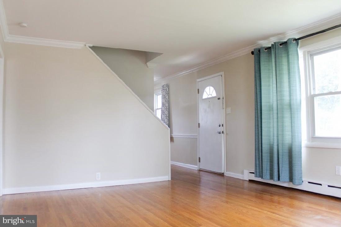 120 Devonshire Road Wilmington, DE 19803 - Photo 2 of 13 Living Room