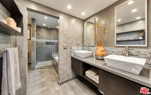 $2,049,000 | 6006 Wooster Avenue, Los Angeles, CA 90056