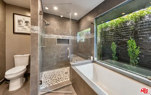 $2,049,000 | 6006 Wooster Avenue, Los Angeles, CA 90056