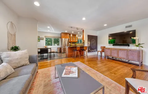 $2,049,000 | 6006 Wooster Avenue, Los Angeles, CA 90056