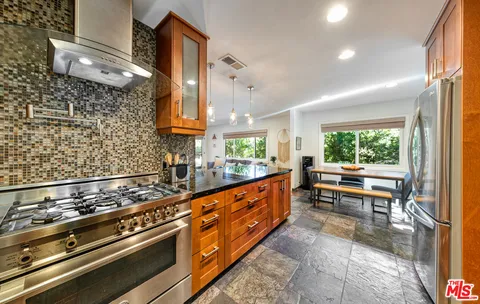 $2,049,000 | 6006 Wooster Avenue, Los Angeles, CA 90056