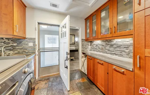 $2,049,000 | 6006 Wooster Avenue, Los Angeles, CA 90056