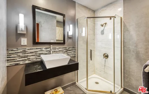 $2,049,000 | 6006 Wooster Avenue, Los Angeles, CA 90056