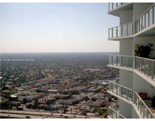 185 Southwest 7th Street, Unit 4014 Miami, FL 33130 - Photo 8 of 21 an aerial view of multiple house