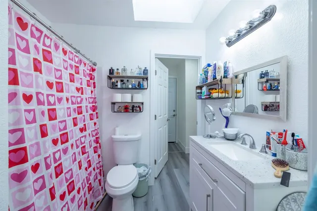 $1,149,888 | 592-592 Willow Avenue, Hayward, CA 94541