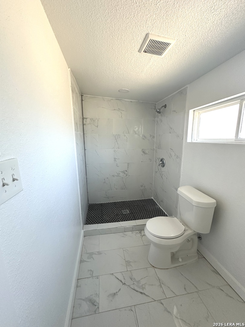 514 Davis Avenue Devine, TX 78016 - Photo 12 of 13