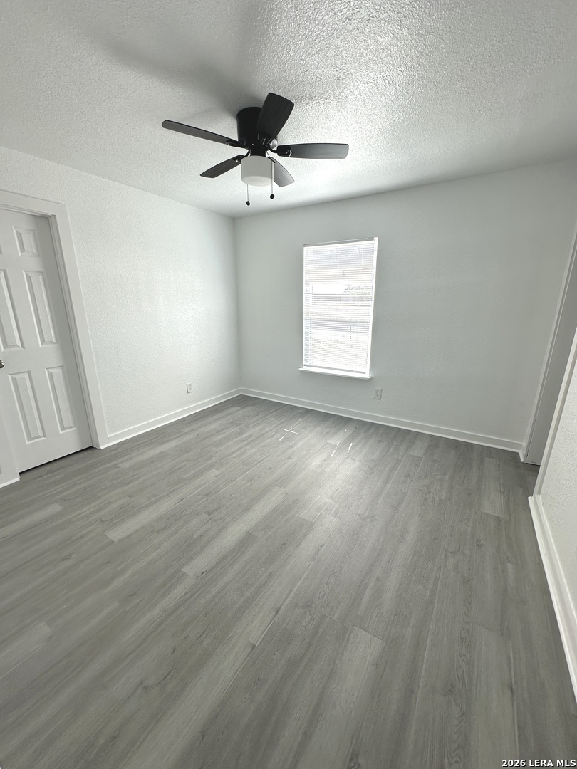 514 Davis Avenue Devine, TX 78016 - Photo 8 of 13