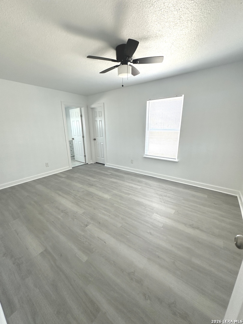 514 Davis Avenue Devine, TX 78016 - Photo 9 of 13