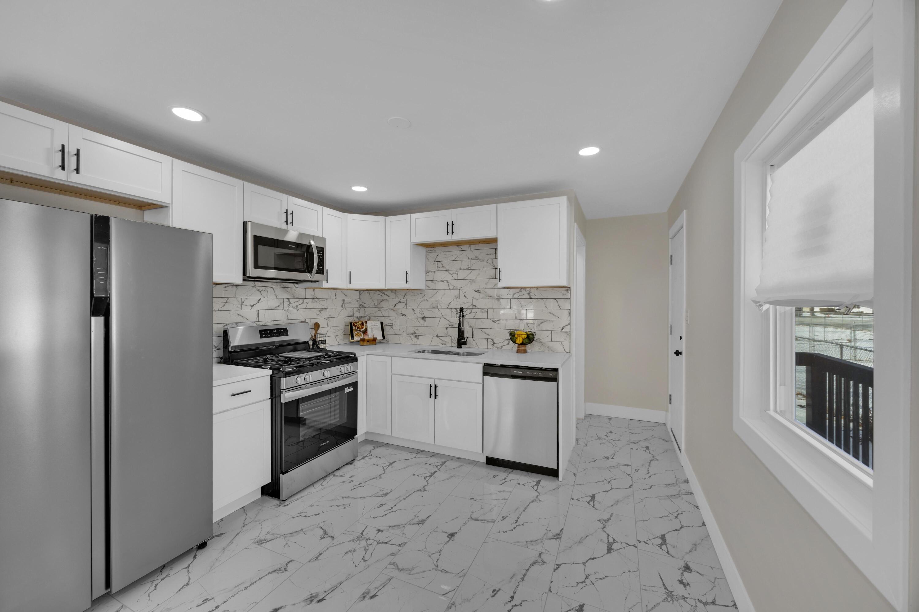 2110 Cleveland Street Gary, IN 46404 - Photo 7 of 19 3000x2000