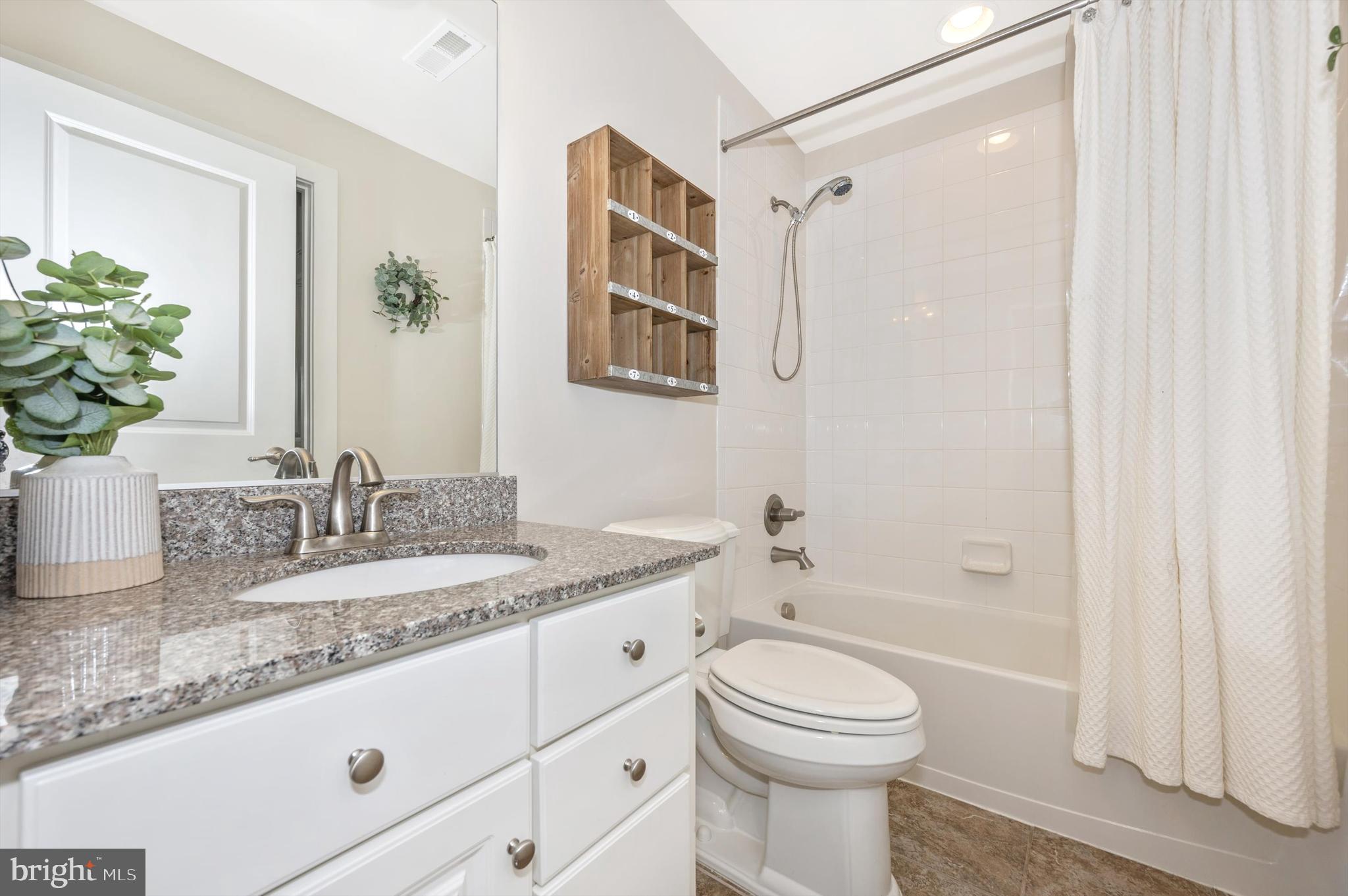 7407 Matapan Drive Hanover, MD 21076 - Photo 24 of 29 BR4 full bath with granite counters!