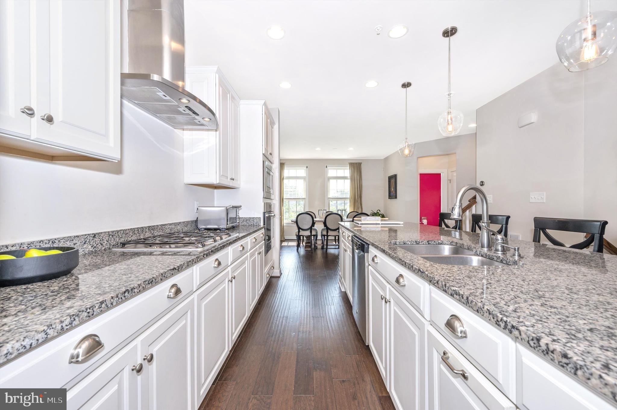 7407 Matapan Drive Hanover, MD 21076 - Photo 8 of 29 Gas cooking and tons of cabinets!