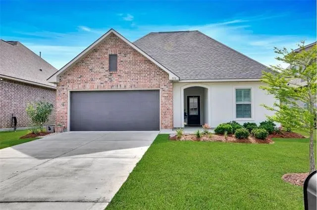 $2,300 | 772 Jackson Court, Madisonville, LA 70447