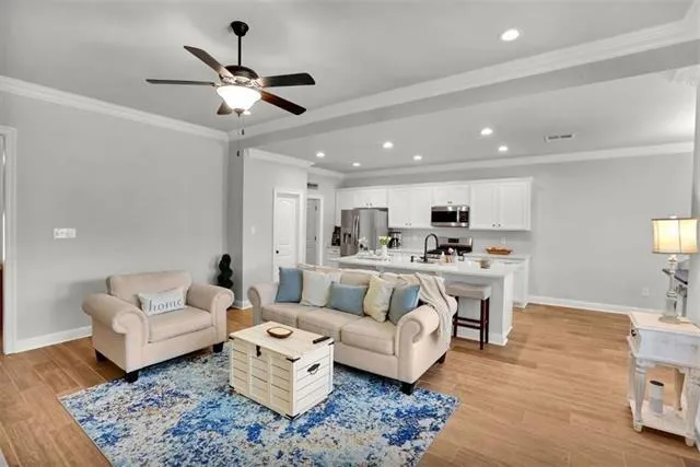 $2,300 | 772 Jackson Court, Madisonville, LA 70447