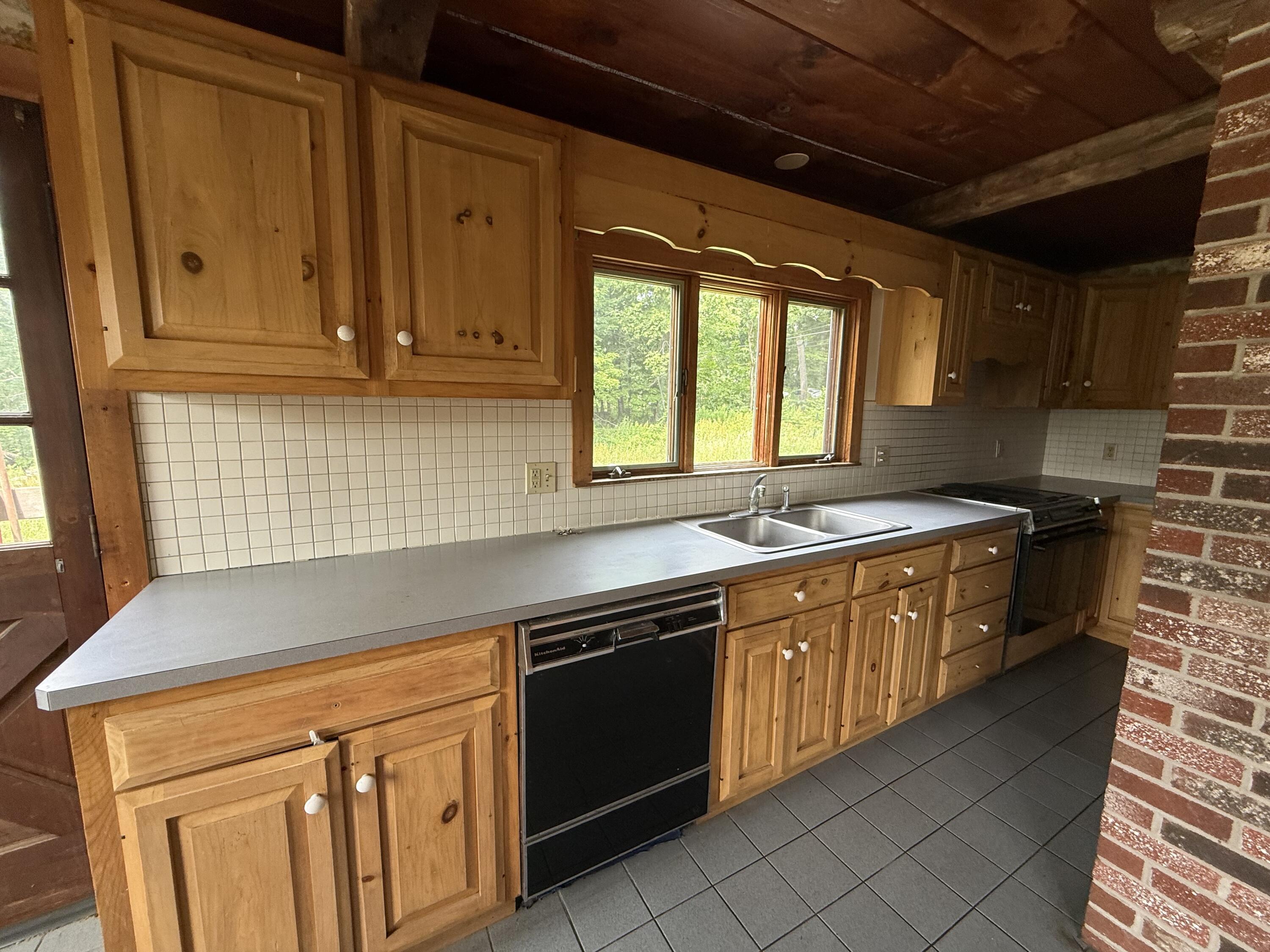 254 Sunset Road Sanford, ME 04083 - Photo 10 of 44 IMG_8601