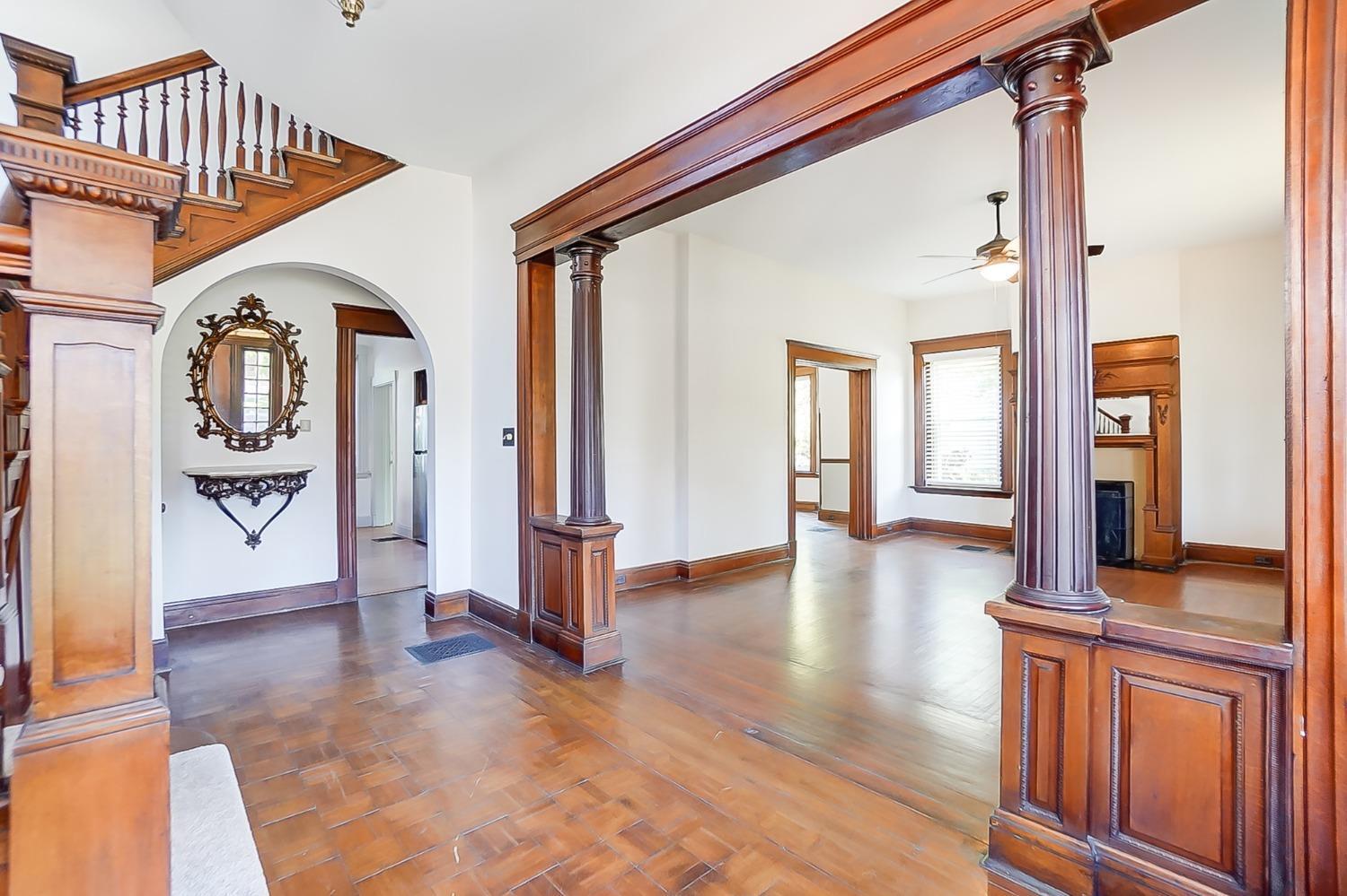 4726 Winton Road Cincinnati, OH 45232 - Photo 5 of 37 Gallery Image 5