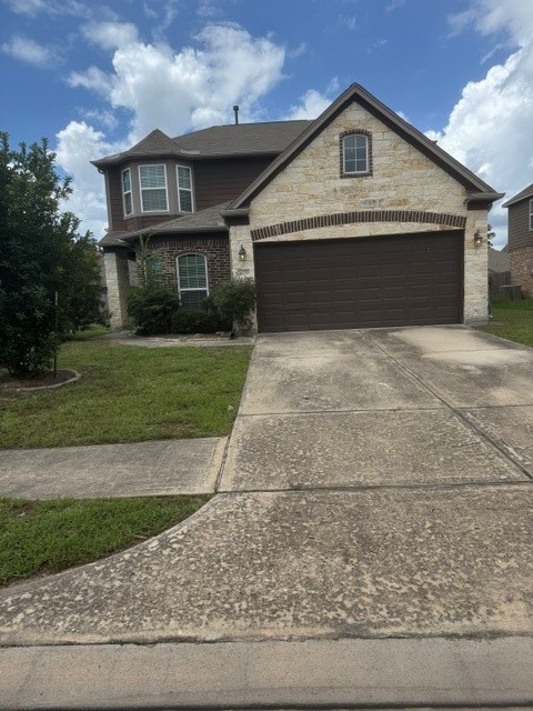 Nice 2-story, 4BR/2.5BA home in Forest Village.