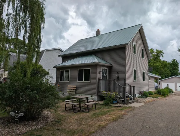 $180,000 | 111 East Lyon Street, Minneota, MN 56264