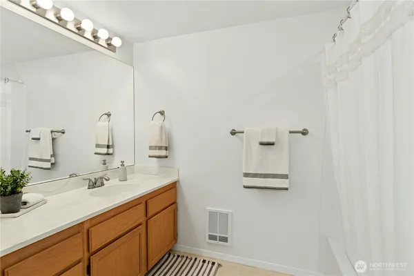 $410,000 | 4081 224th Lane Southeast, Unit 202, Issaquah, WA 98029