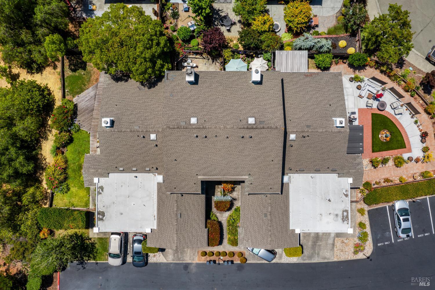 1740 Stuart Court Benicia, CA 94510 - Photo 33 of 38 an aerial view of residential houses with outdoor space