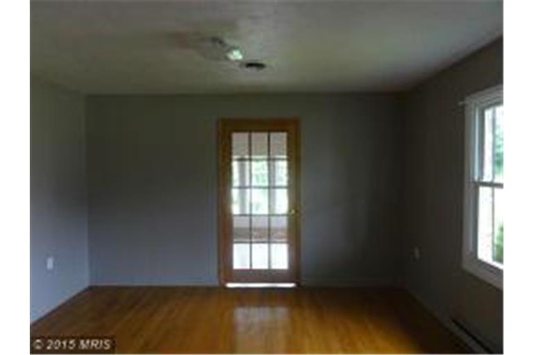2 Rolling Road Luray, VA 22835 - Photo 4 of 12 Gallery Image 4