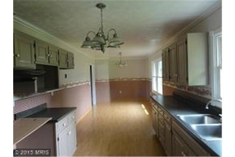 2 Rolling Road Luray, VA 22835 - Photo 7 of 12 Gallery Image 7