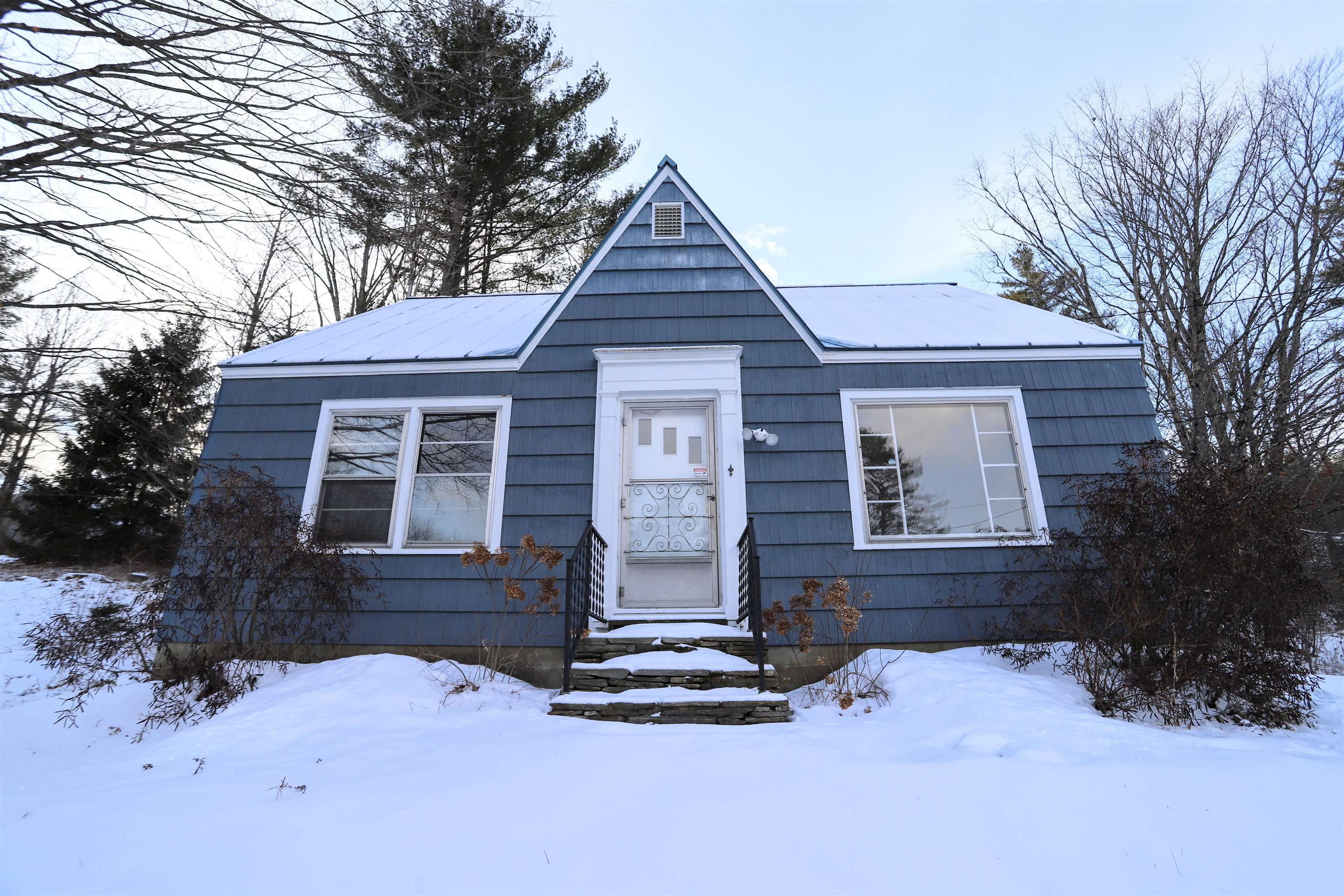38 Bailey Street Springfield, VT 05156 - Photo 2 of 29