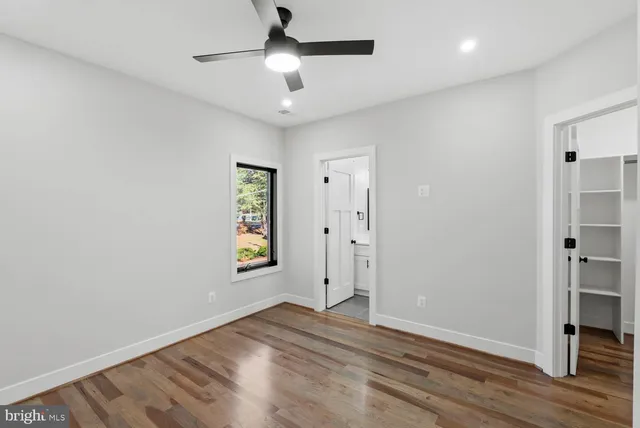 $2,625,000 | 2115 Natahoa Court, Falls Church, VA 22043