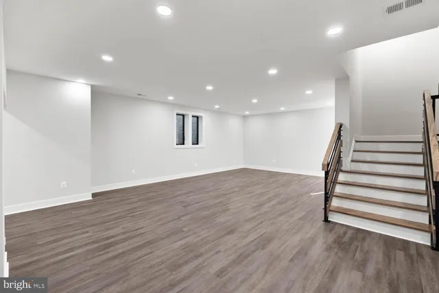 $2,625,000 | 2115 Natahoa Court, Falls Church, VA 22043