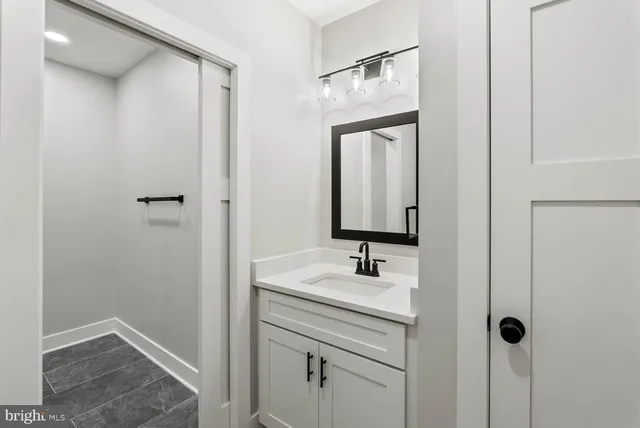 $2,625,000 | 2115 Natahoa Court, Falls Church, VA 22043