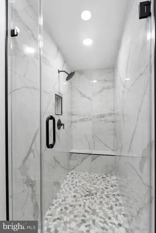 $2,625,000 | 2115 Natahoa Court, Falls Church, VA 22043