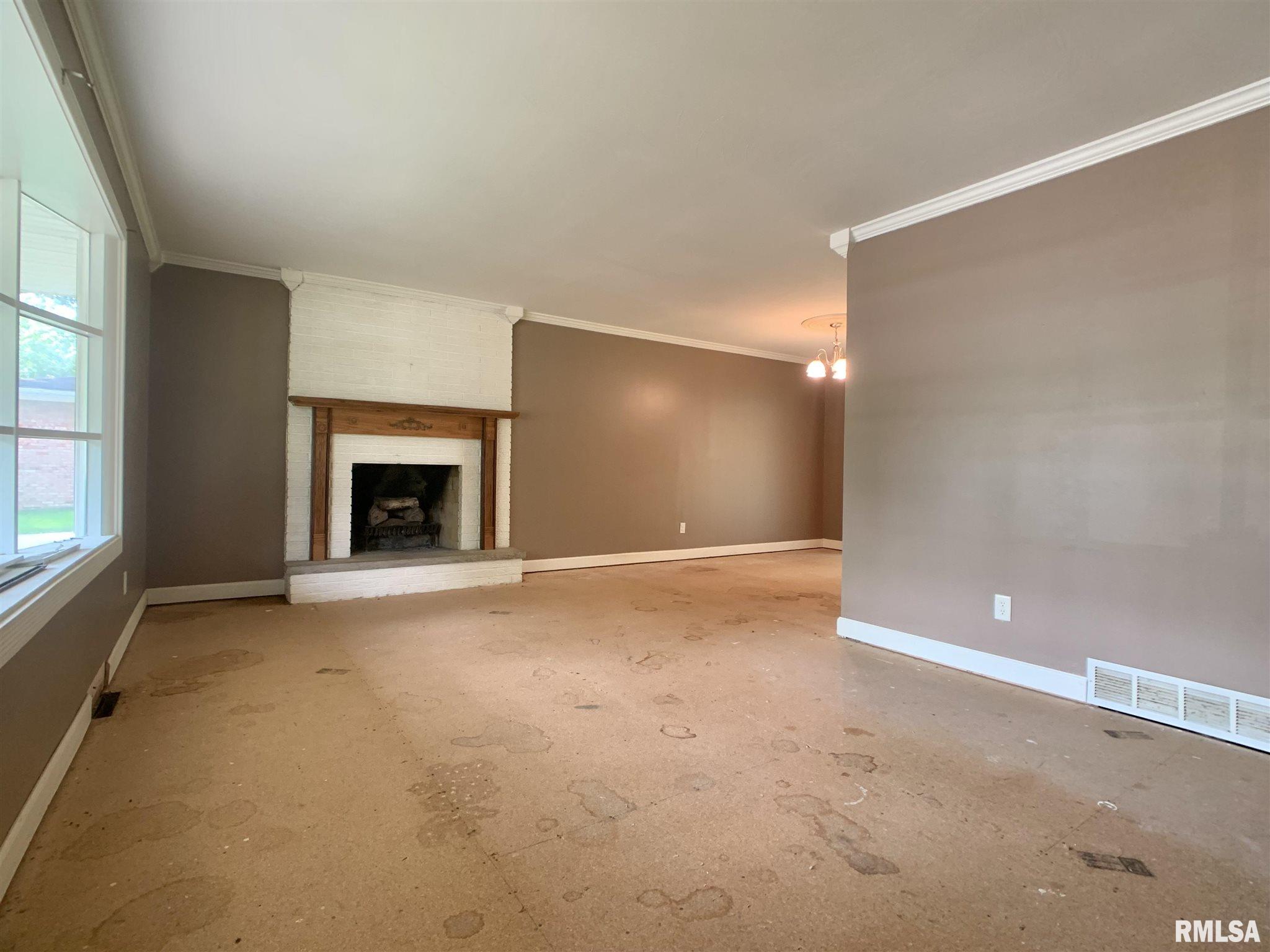 809 Roanoke Drive Springfield, IL 62702 - Photo 11 of 25 Gallery Image 11