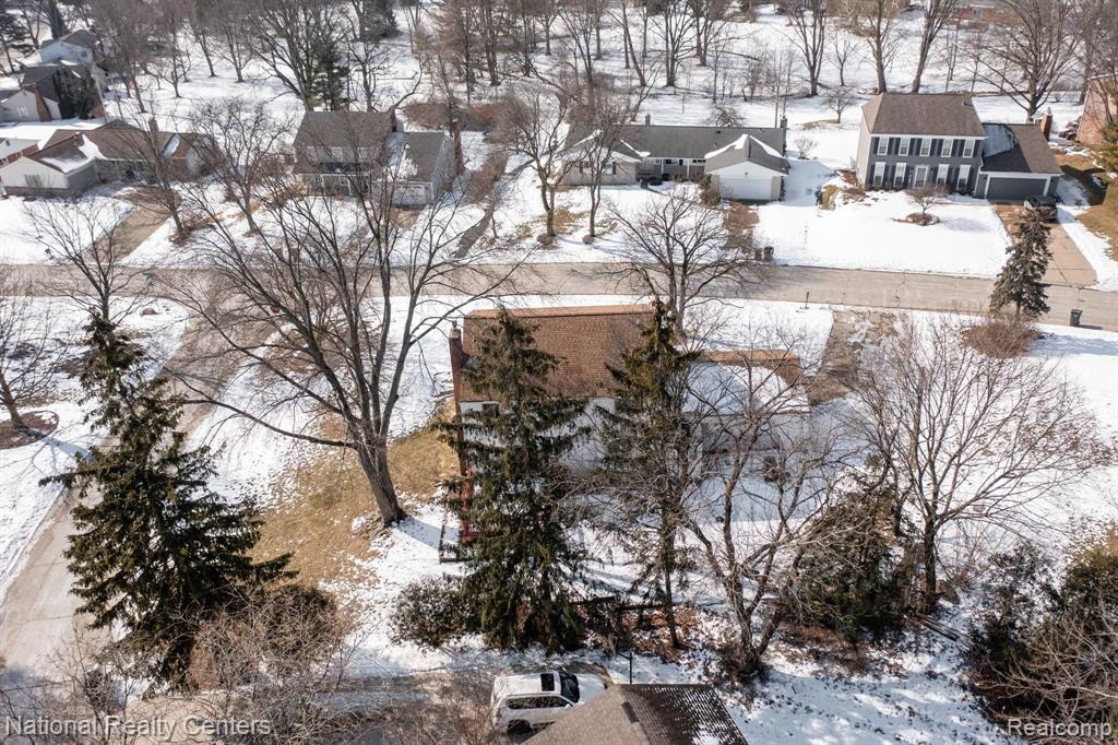 755 Lake Forest Road Rochester Hills, MI 48309 - Photo 6 of 66