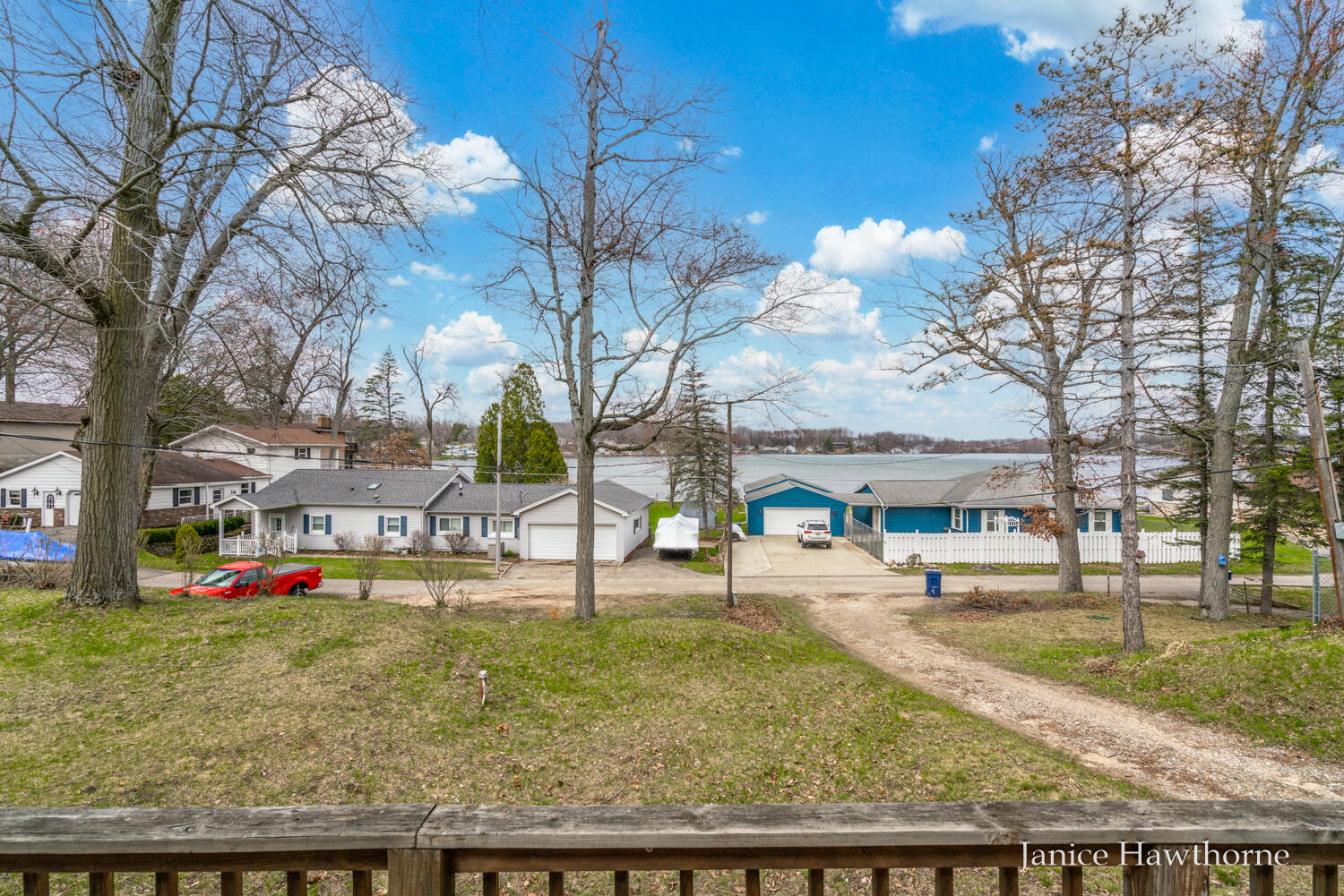 WM562Hickoryext-3