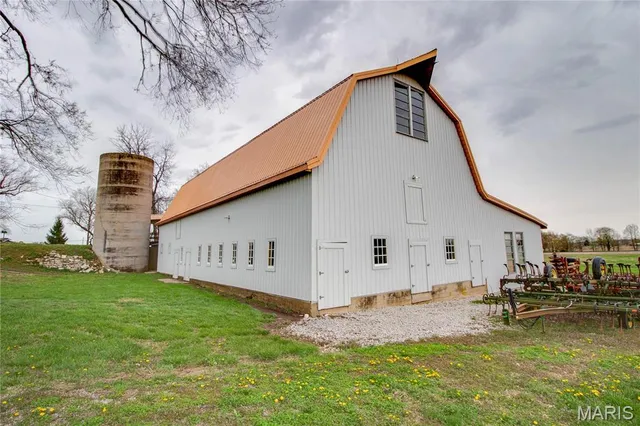 $985,000 | 1508 Highway 140, Smithboro, IL 62284