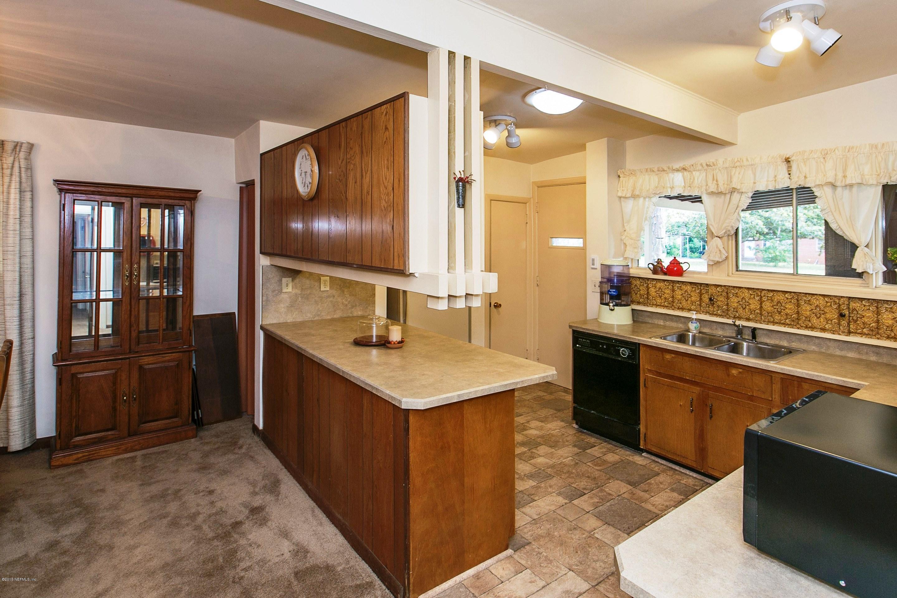 7012 Altama Road Jacksonville, FL 32216 - Photo 1 of 26 011_Kitchen