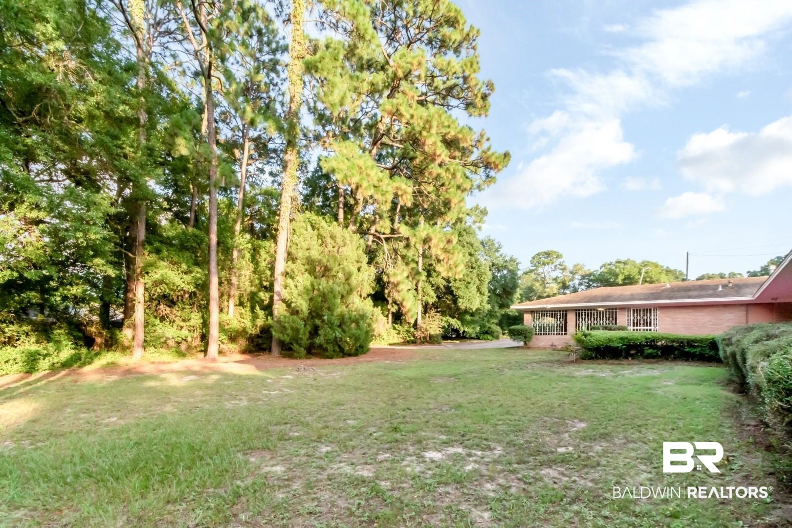 241 Suzanne Circle Mobile, AL 36608 - Photo 34 of 41 View of grassy yard