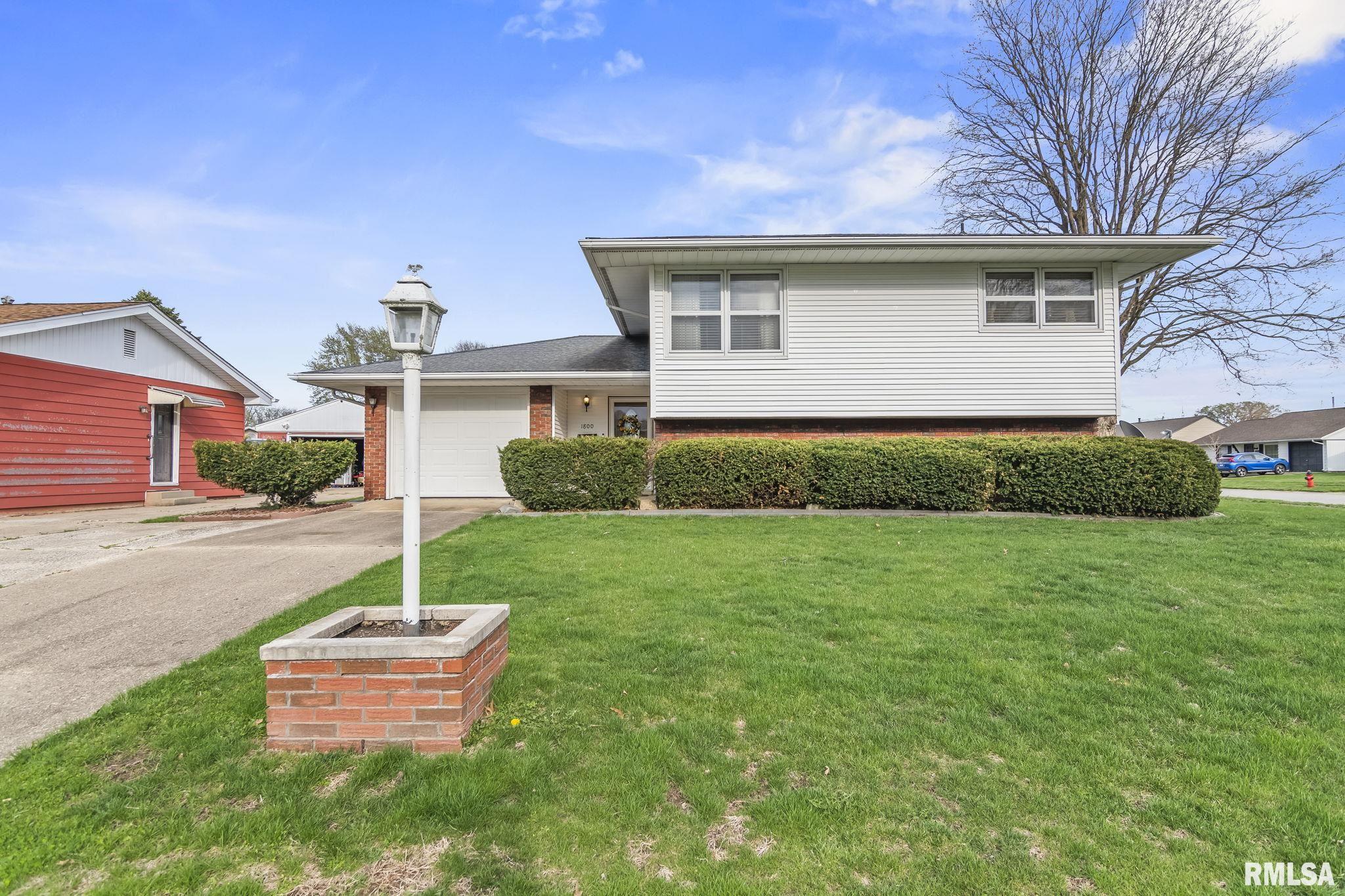 1800 North Albany Street Springfield, IL 62702 - Photo 4 of 43 Gallery Image 4