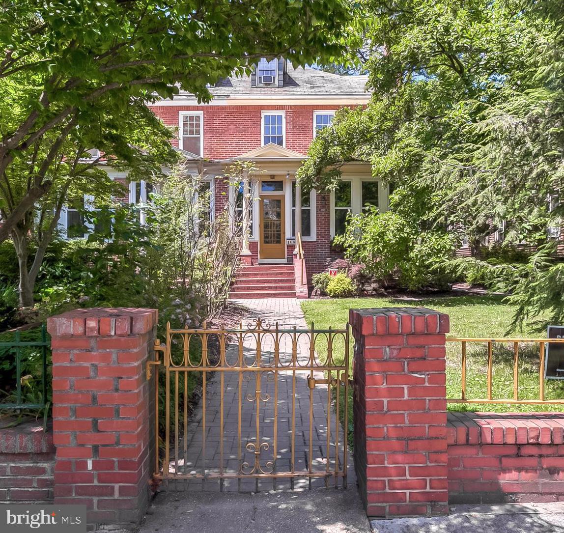 4132 Roland Avenue Baltimore, MD 21211 - Photo 1 of 52