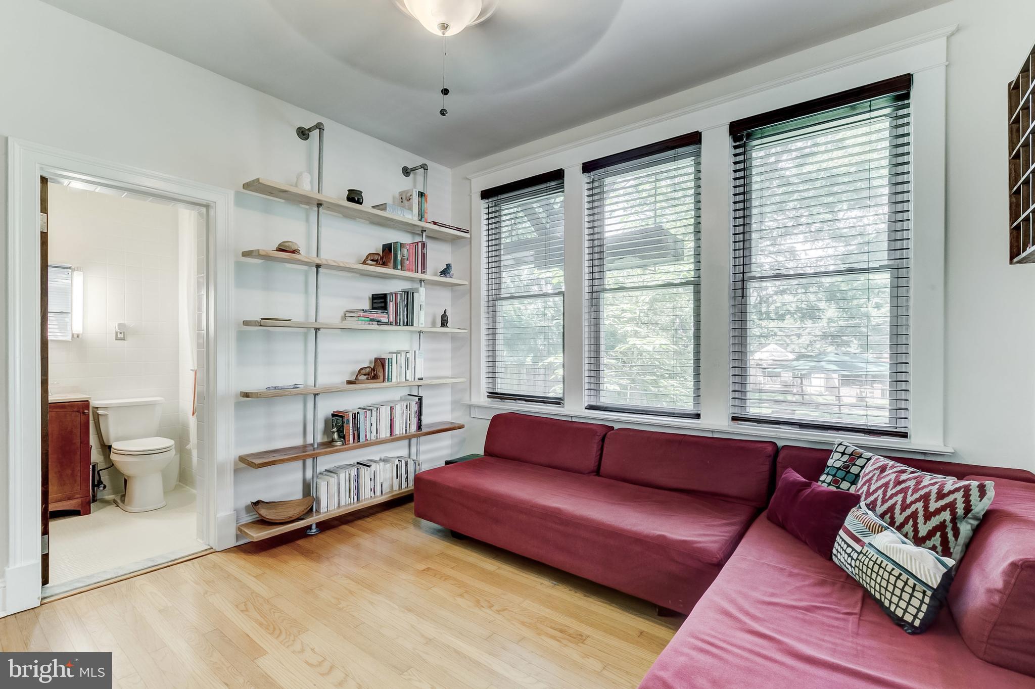 4132 Roland Avenue Baltimore, MD 21211 - Photo 33 of 52