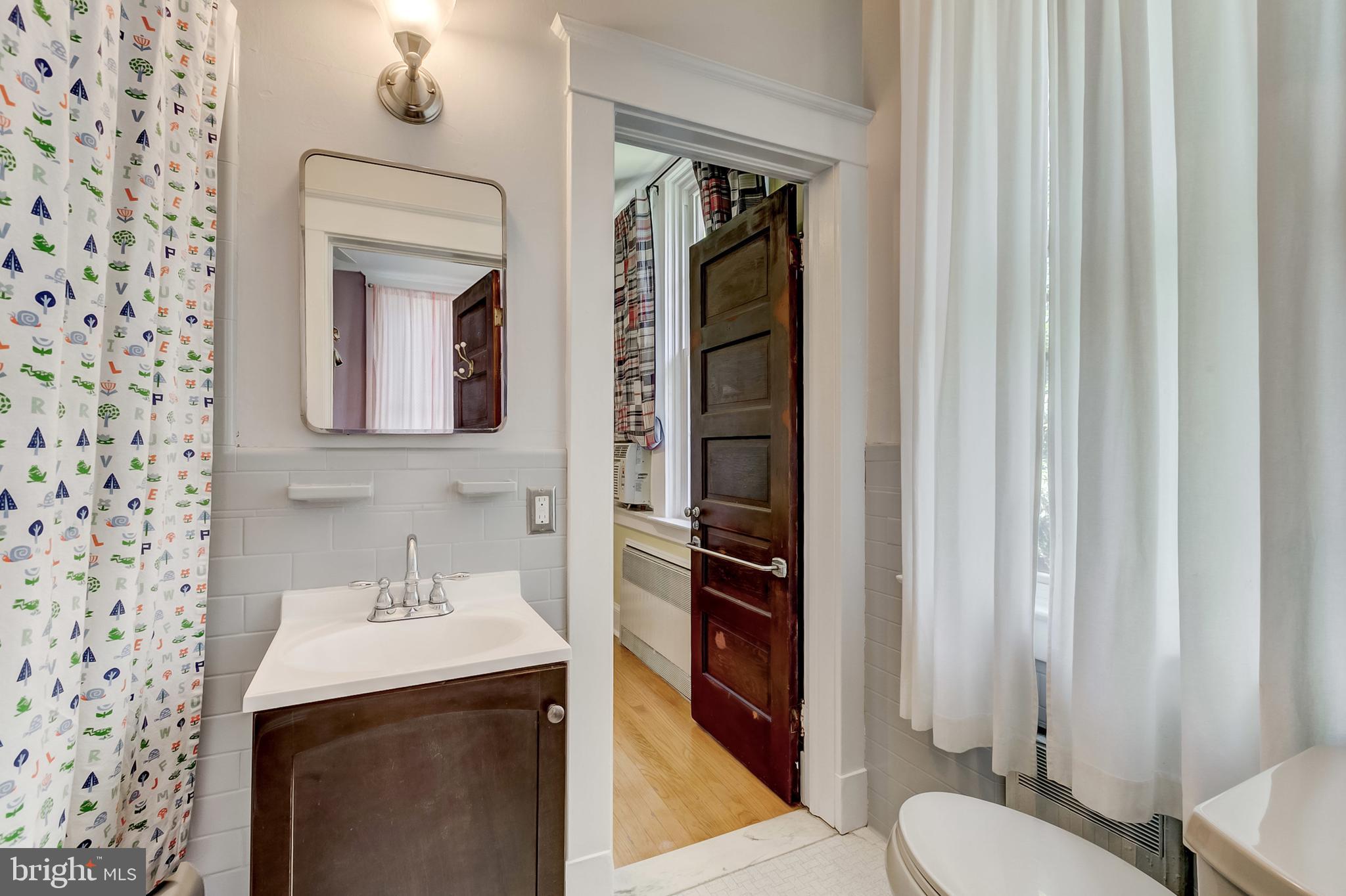 4132 Roland Avenue Baltimore, MD 21211 - Photo 10 of 52