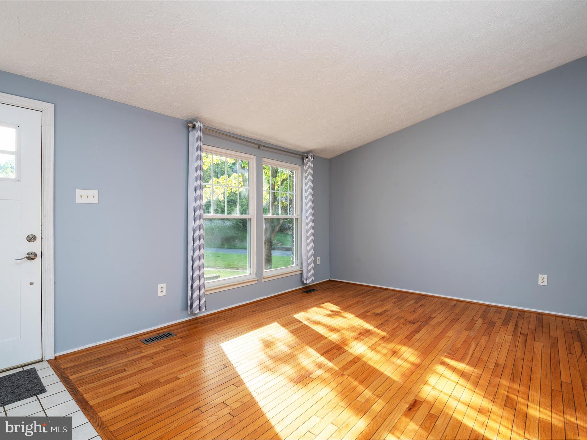 282 Raintree Drive Arnold, MD 21012 - Photo 5 of 44 Gallery Image 5