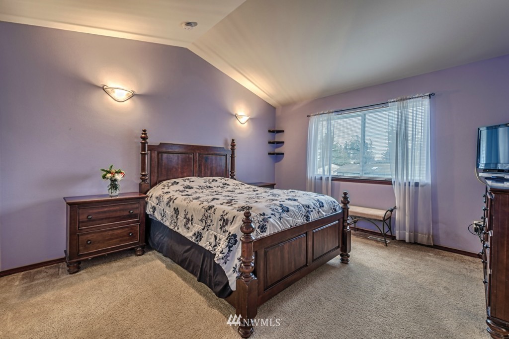 2430 Southwest Navigator Loop Oak Harbor, WA 98277 - Photo 8 of 17 Gallery Image 8