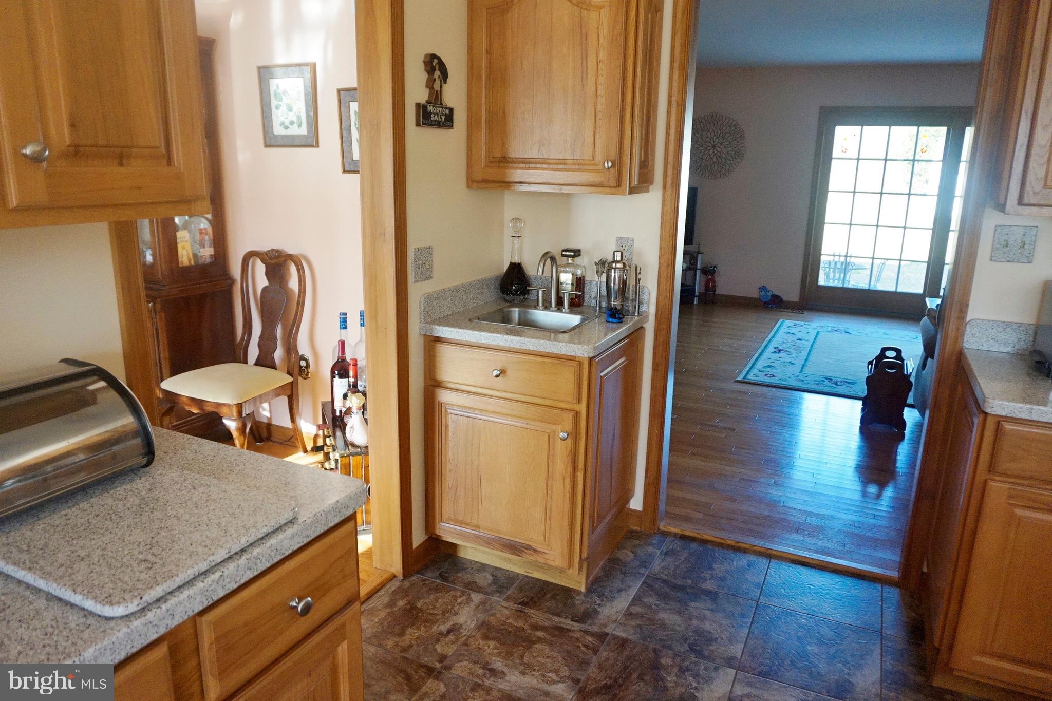 2395 McDowell Road Bridgeville, DE 19933 - Photo 27 of 76 Wet bar area.