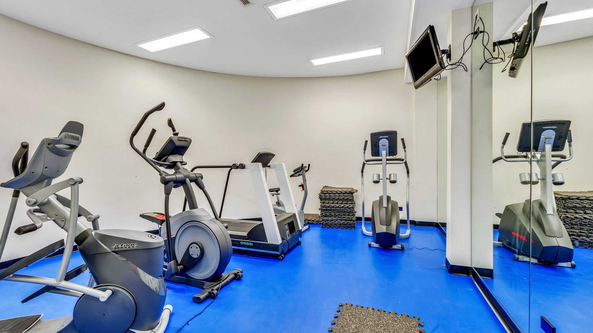 137 Singletree Road Orland Park, IL 60467 - Photo 53 of 75 a view of room with gym equipment