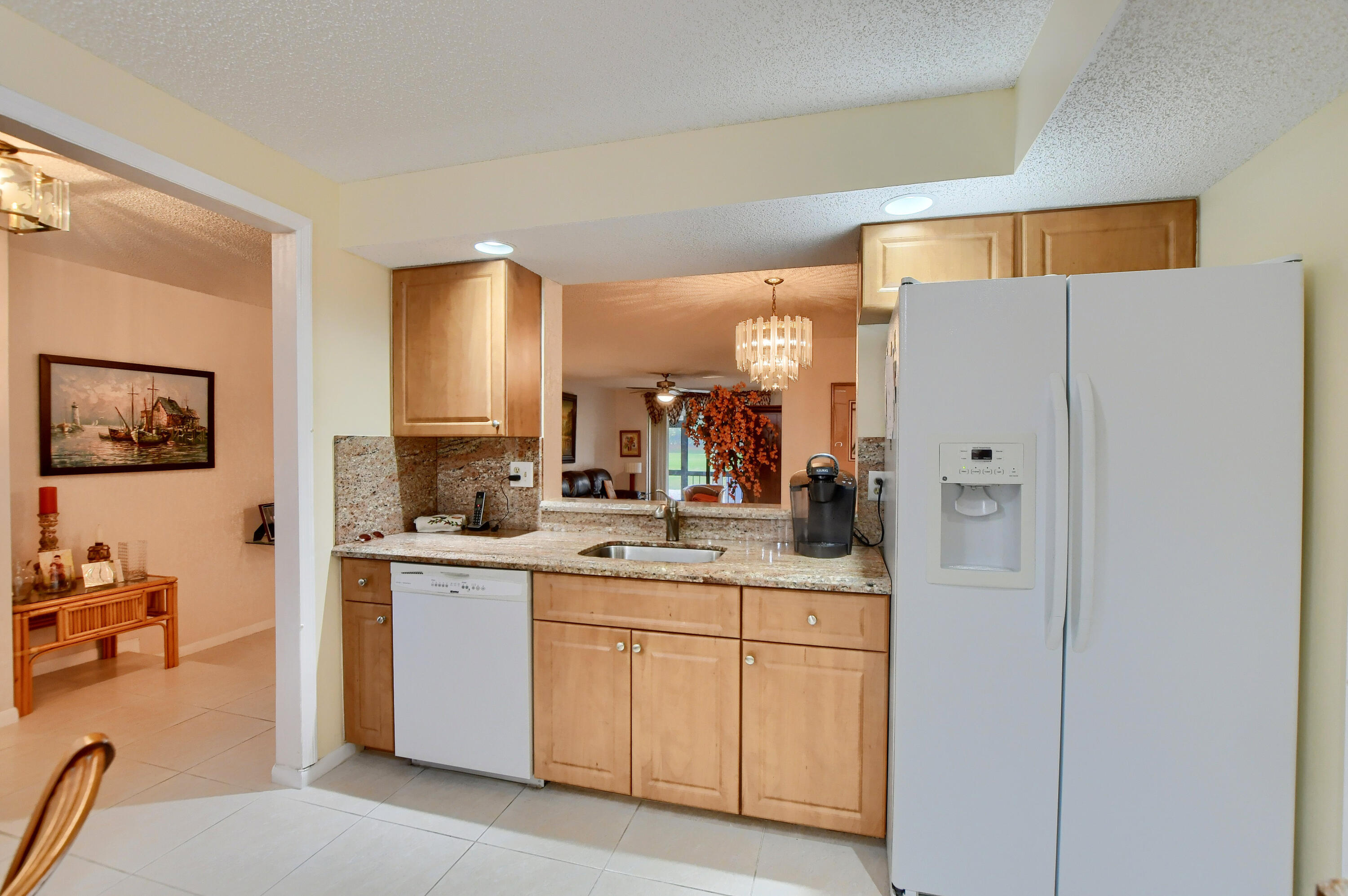 7834 La Mirada Drive, Unit 7834 Boca Raton, FL 33433 - Photo 12 of 32 kitchen