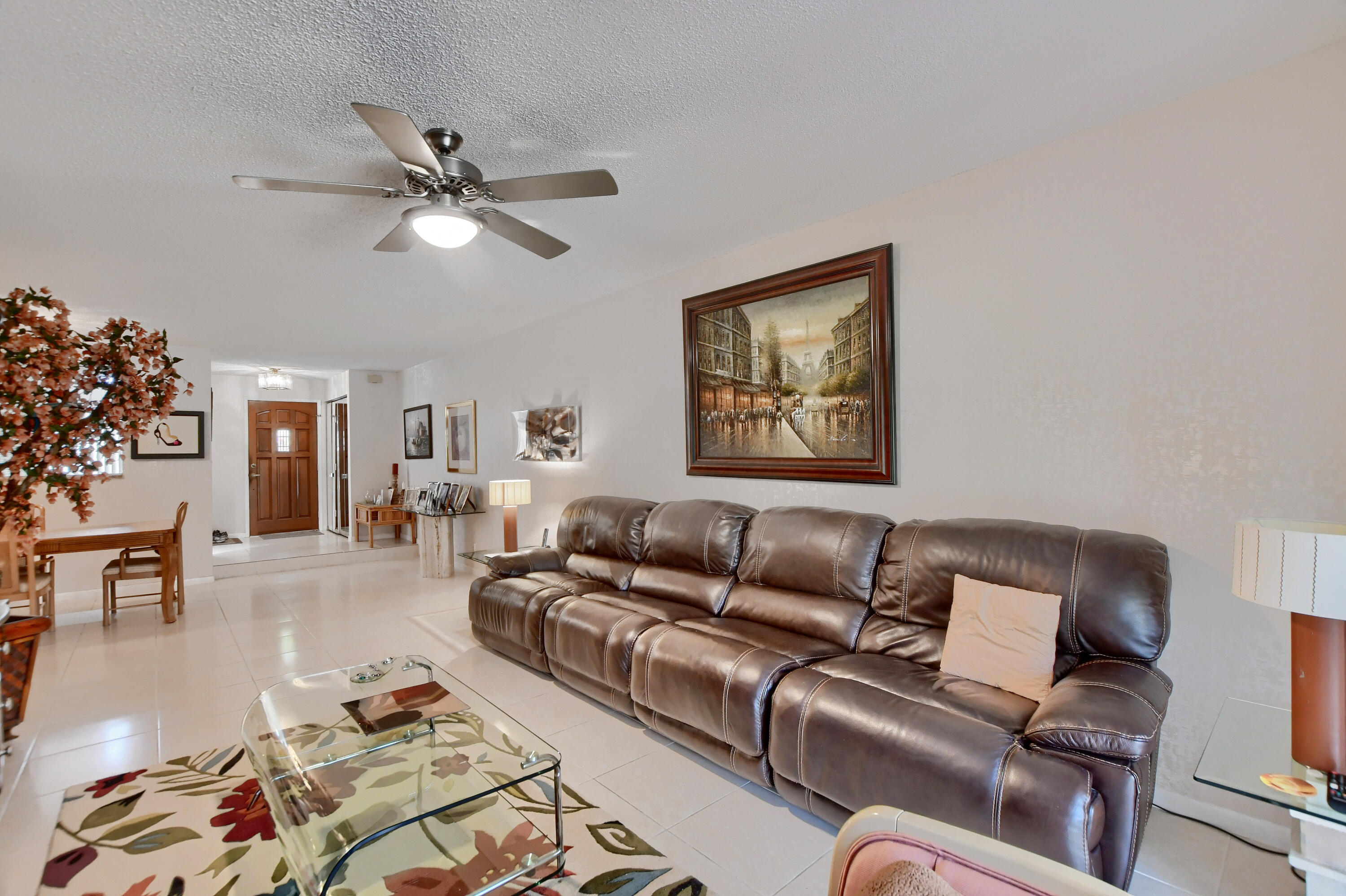 7834 La Mirada Drive, Unit 7834 Boca Raton, FL 33433 - Photo 9 of 32 living room