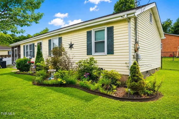 $264,900 | 102 Mountain View Circle, Johnson City, TN 37601